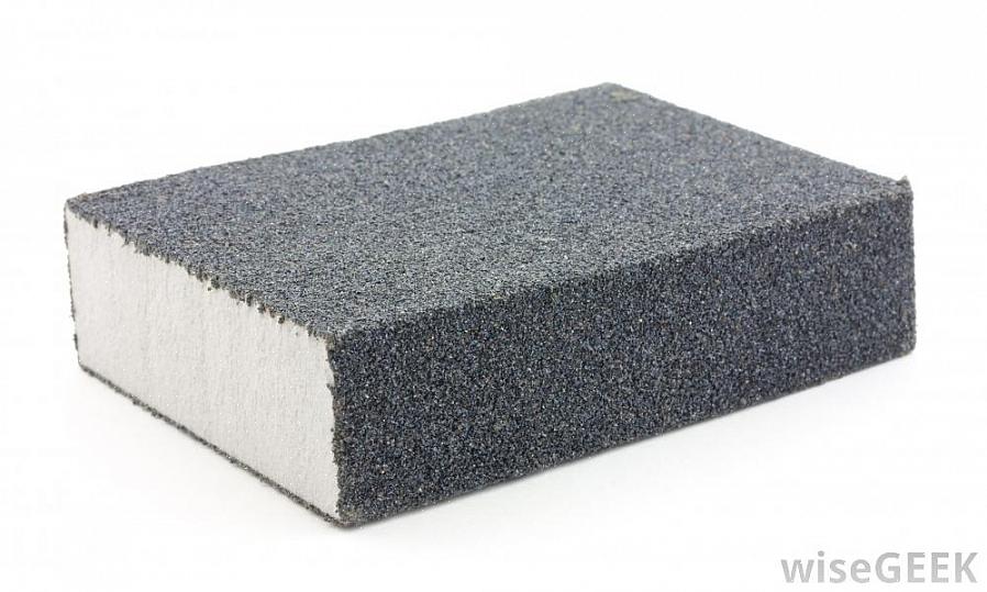 Våtsliping er prosessen med å bruke en fuktig svamp for å glatte ut