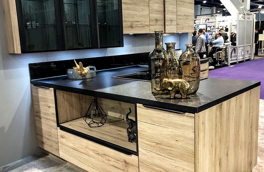 Enhver form for homogent materiale som brukes til benkeplater