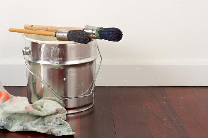 Kast de tørkede filene i henhold til instruksjonene fra søppeltjenesten eller det lokale deponeringssenteret