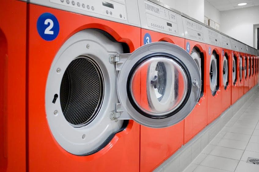 Hvis den tilfeldige røde sokken faller ned i en hvit mengde klær