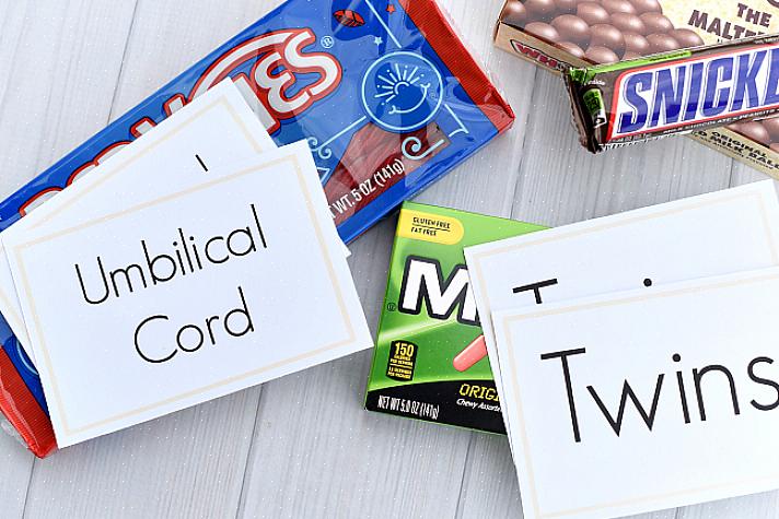 Den neste spilleren ringer deretter ut et brev som kan være det samme som eller annerledes