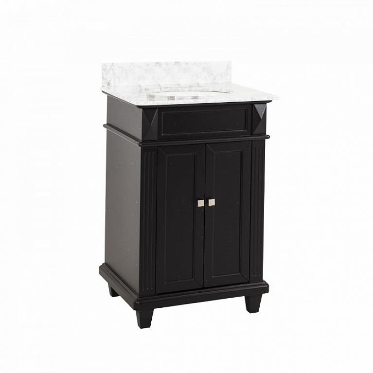 Bruk en elektronisk piggfinner til å finne minst en veggpinne på veggen bak forfengelighet