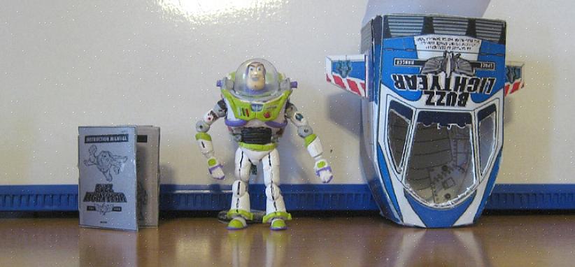 Gleden ved å leke med leker-temaer som kan komme til liv når et barn bestemmer seg for å holde en Toy