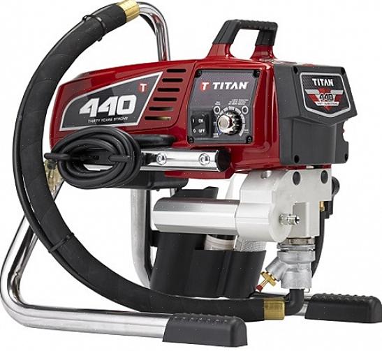 Instruksjonsbøker for malingssprøyter forteller deg at du alltid må holde sprøytepistolen parallell