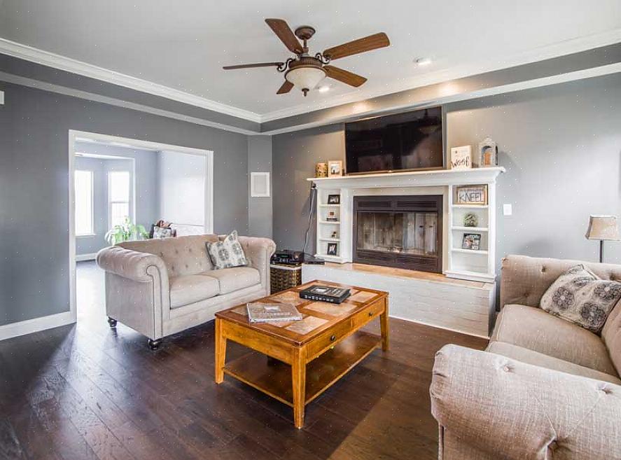 Ved å bruke klebrig klut unngår du å legge en våt klut på overflaten