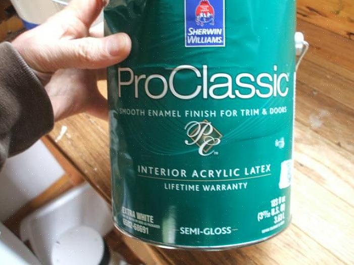 Oljebasert maling hjelper til med å utjevne penselstrøk (de lengre tørketidene hjelper malingen å sette seg)