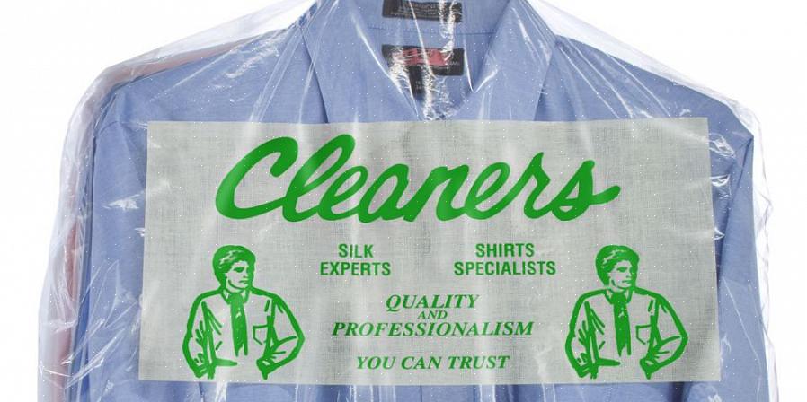 Tekstiler ved å bruke et kjemisk løsemiddel som inneholder lite eller ingen vann