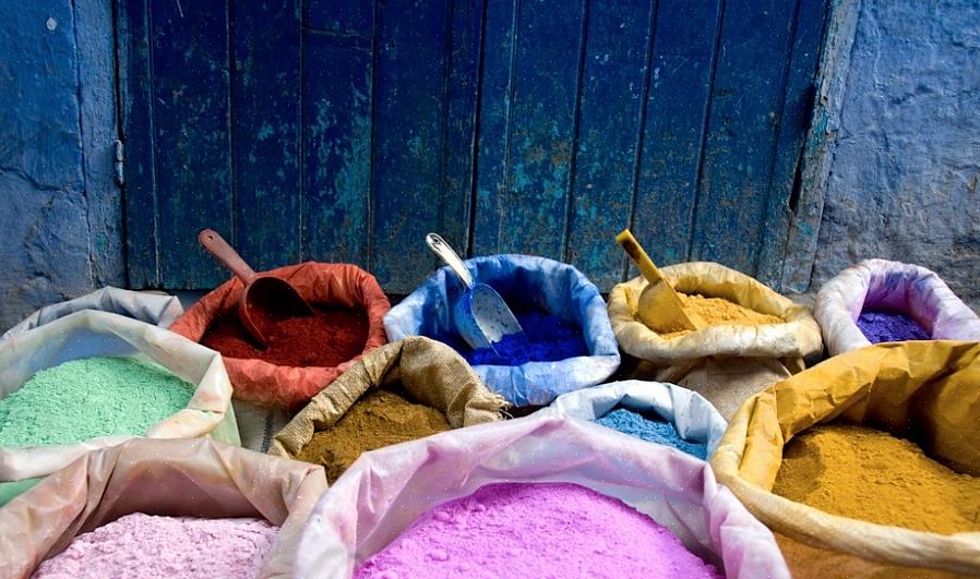 Må du løse det opp i to kopper veldig varmt vann før du legger det til vannet