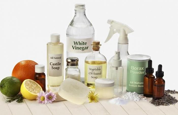 Du kan blande dette mirakelrengjøringsmiddel med vann for å danne en pasta for å rengjøre sølv