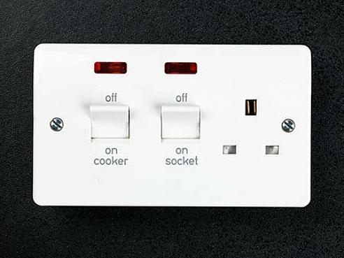 Hvis det ikke er noen tilkoblingsstropp eller ledning på jordskruen