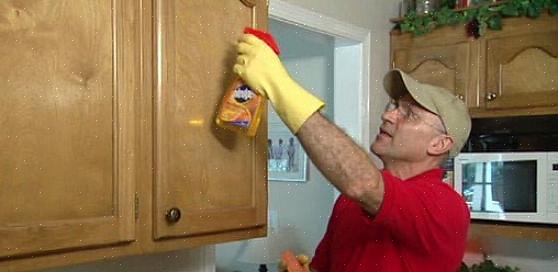 Bland to deler natron med en del vann