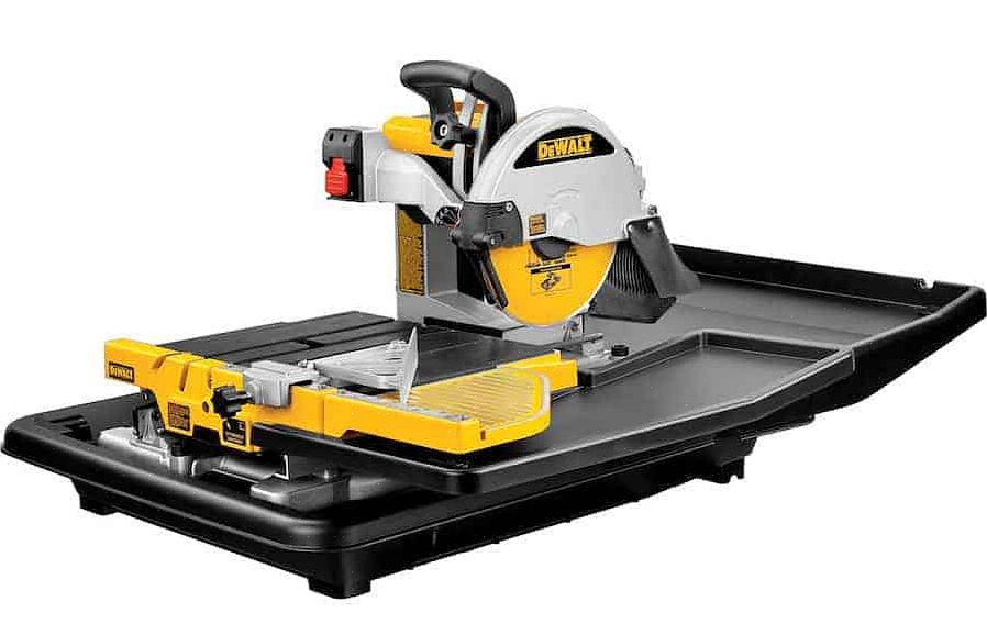 En våt flisag er en elektrisk bordsag designet for kutting av fliser