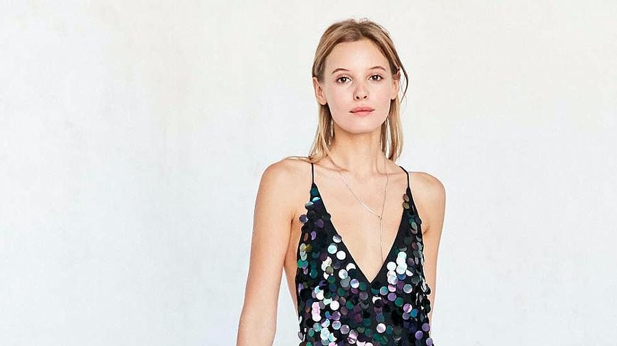 Ikke bruk et tørrrensesett til hjemmet i tørketrommelen for å rengjøre paljetterte klær