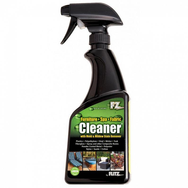 Bruk en kjedelig kniv eller et kredittkort for å løfte bort det faste stoffet