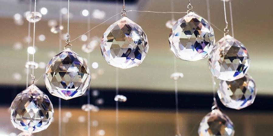 Den klare kvartskrystallet kommer i mange former - fra tumlede bergarter