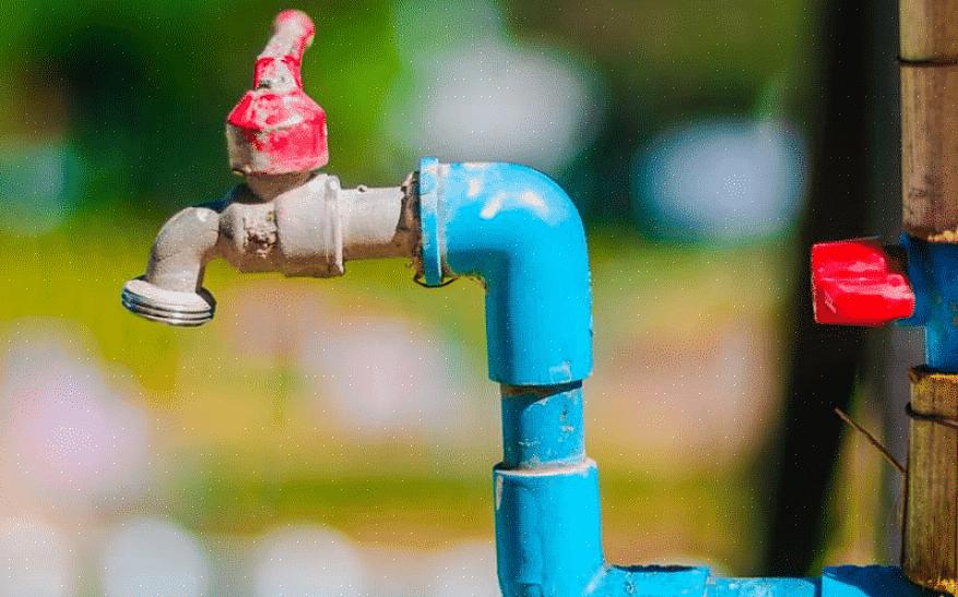 Hvordan utendørs kran dekker fungerer