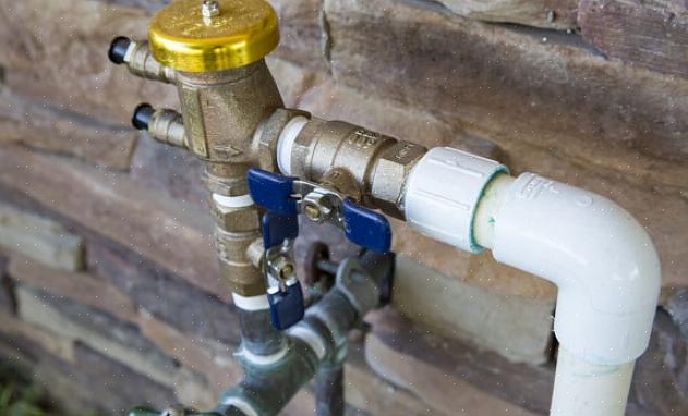 Kutt den slik at den passer til trykk-vakuum-bryterventilen