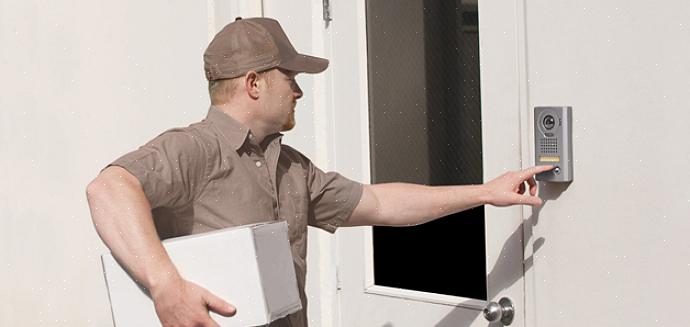 Sikkerhetsvakter i uniform blir også feilaktig som politibetjenter på avstand