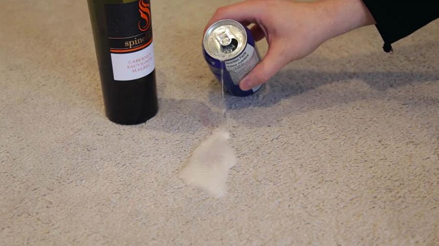 Gjør en innsats for å fjerne flekken helt for å forhindre at flekken tiltrekker seg smuss