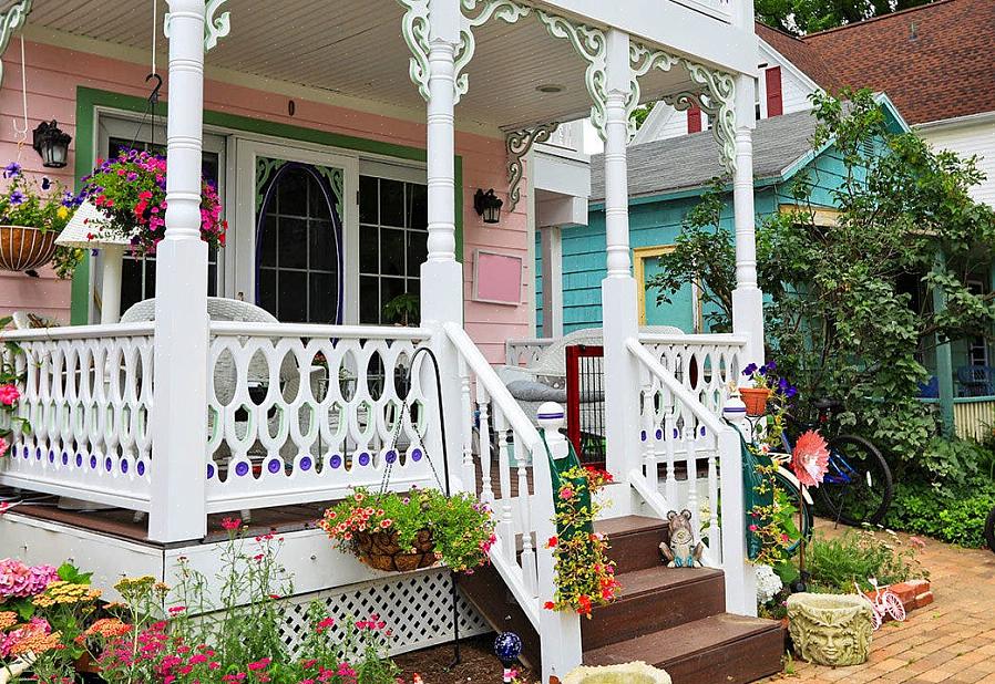 Kan det hjelpe å dekorere ideer til dekorering av dekk når du velger utemøbler