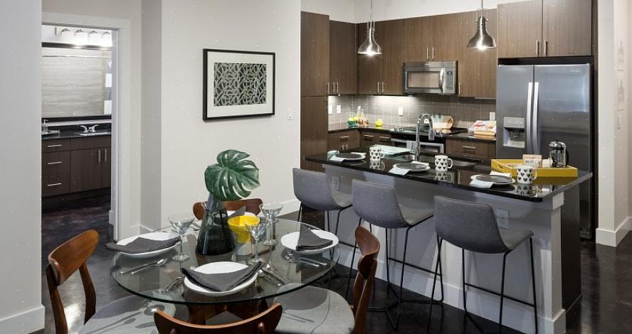 Å dekorere med et monokromatisk fargevalg er et av de sikreste alternativene for et åpent konsepthus