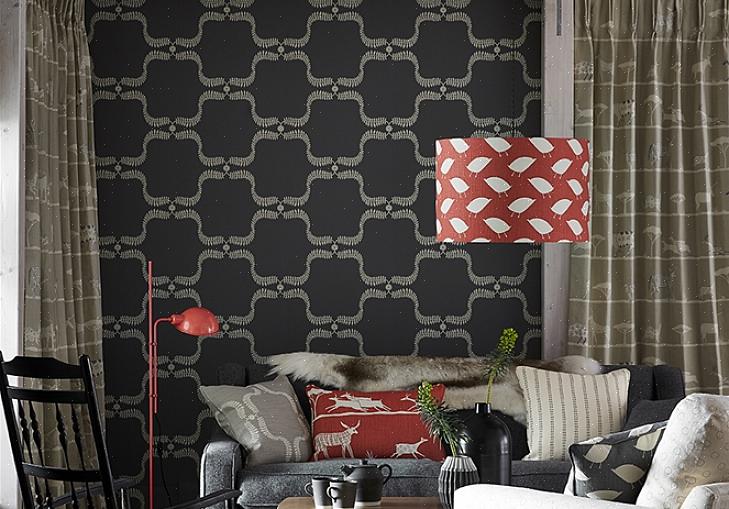 Og legg den nylig tildekkede trommeskjermen på lampen