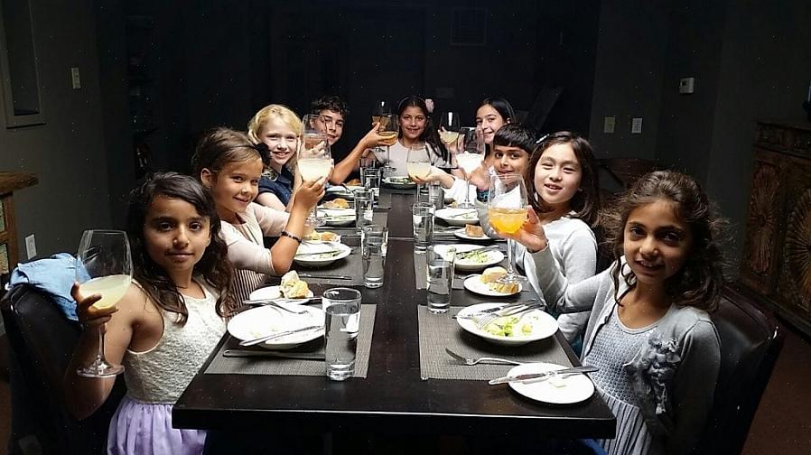 Barn bør undervises i grunnleggende oppførsel fra en veldig tidlig alder