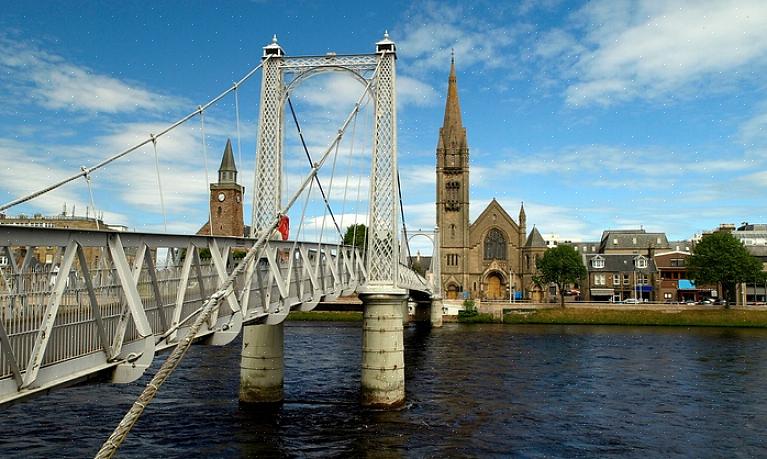 Dukket opp en gjest etter at du har begynt å servere måltidet