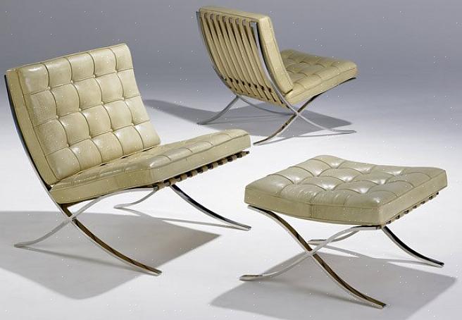 Knoll International (navnet på selskapet siden 1969) produserer fremdeles "less is more" Barcelona-stolen