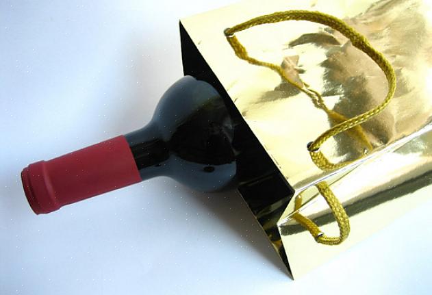 Noen vinprodusenter anbefaler å gi en dessertvin til 1