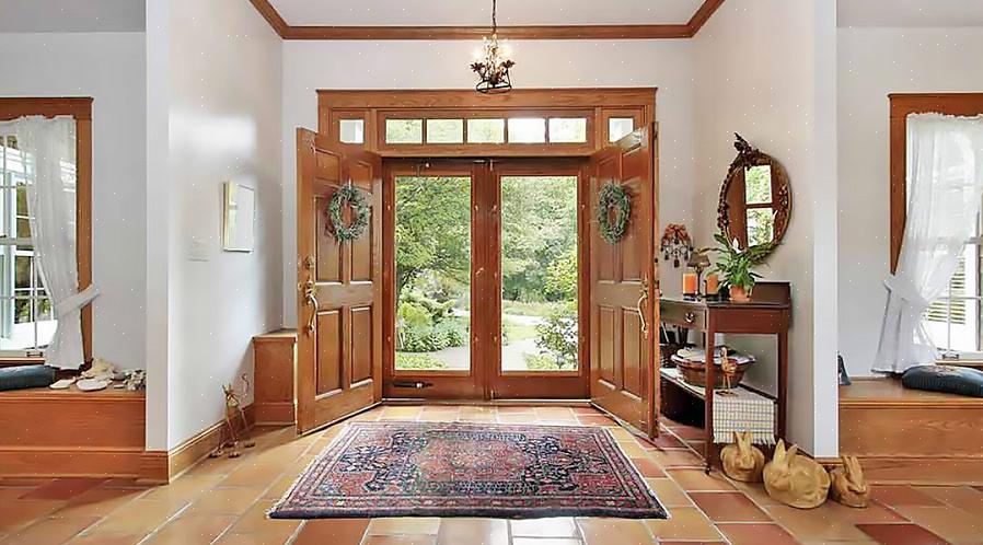 Er at speilet skyver bort alt god feng shui-energi som er i ferd med å komme inn i huset