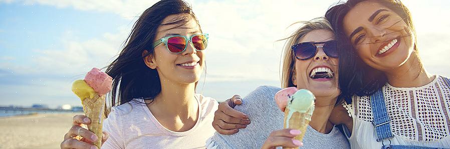 Ikke tørk iskrembehandlede klær i tørketrommelen før du er helt sikker på at det fargede området er helt