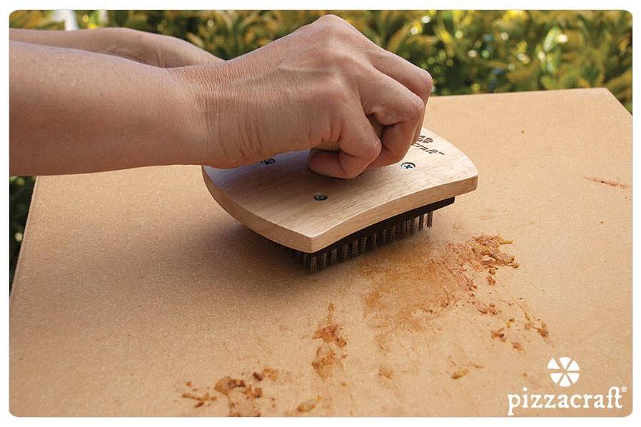 Hvor ofte å rengjøre en pizzastein