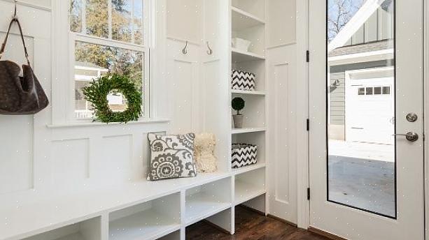 Et multitasking-rack som Brabantia-klesstativet kan fungere som kappestativ