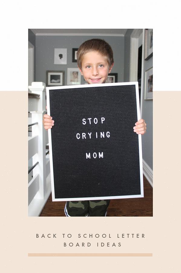 Et lite brevbrett er en fin måte å ta frokostbaren eller cocktailbar-vognen til neste nivå