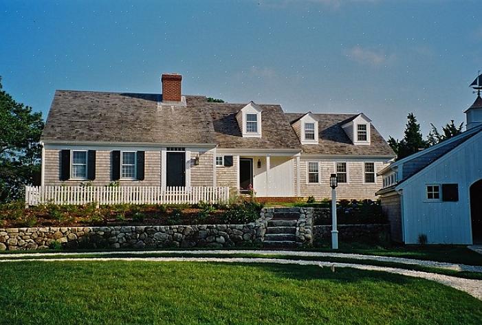 En støt som strekker seg 3 meter fra huset