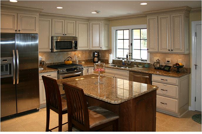 Unngå å male kjøkkenskap med eggeskall eller maling med flat overflate