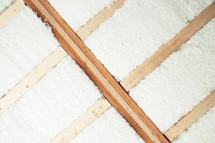 Fjerne isolasjonen fra slangen