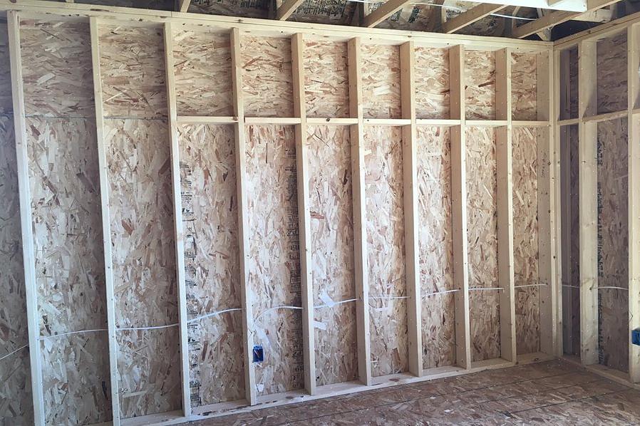 Når du isolerer ytterveggene to-fire (2x4)