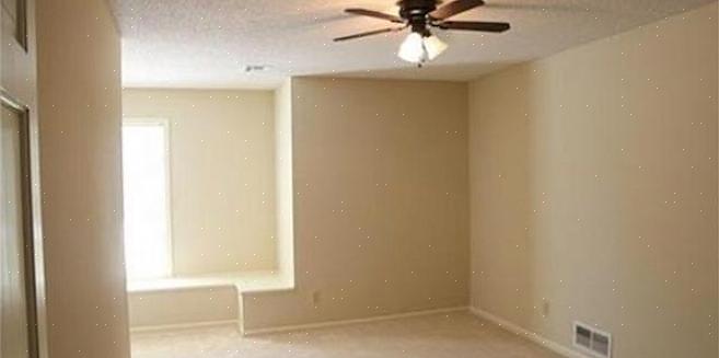 Dekk skjøtene mellom panelene med et isolasjonsbånd som er anbefalt av produsenten