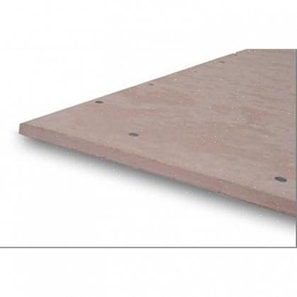 Dekk fugebåndet med et tynt lag med tynt mørtel