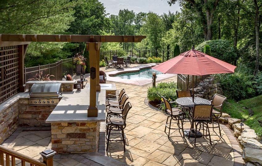 Å bruke bambusplanter er en ide som vil være spesielt passende for en meditasjonshage med et tropisk tema