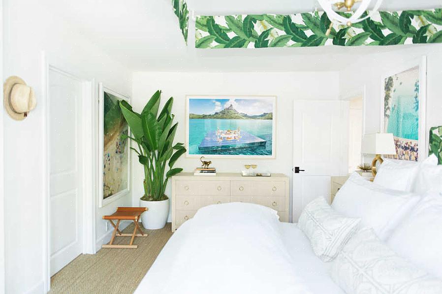 Den beste måten å dekorere uten å overforlenge budsjettet er å blande kvalitetsvarer der det virkelig betyr