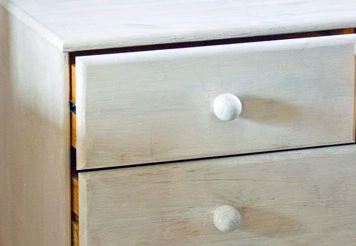 Tavlemaling lar deg forvandle en hvilken som helst ren overflate til en skriveskifer