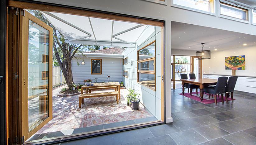 Noen gårdsplasser er underholdningssentre utendørs