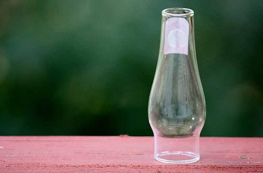 Du tenker kanskje at det vil være vanskelig å finne en erstatningsglasskule eller skorstein til en antikk