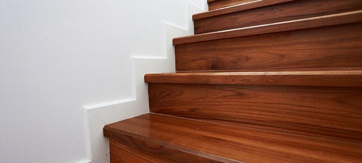 Den franske hetten metoden vikler teppet rundt kanten på slitebanen