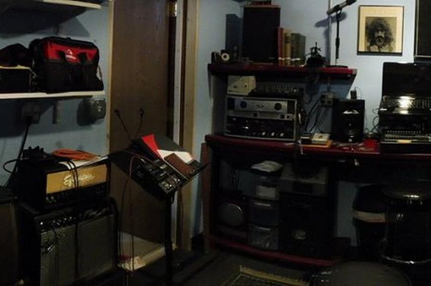 Selv om Total Basement Finishing ikke vanntett kjellere (ingen kjellere etterbehandlingsfirmaer gjør)