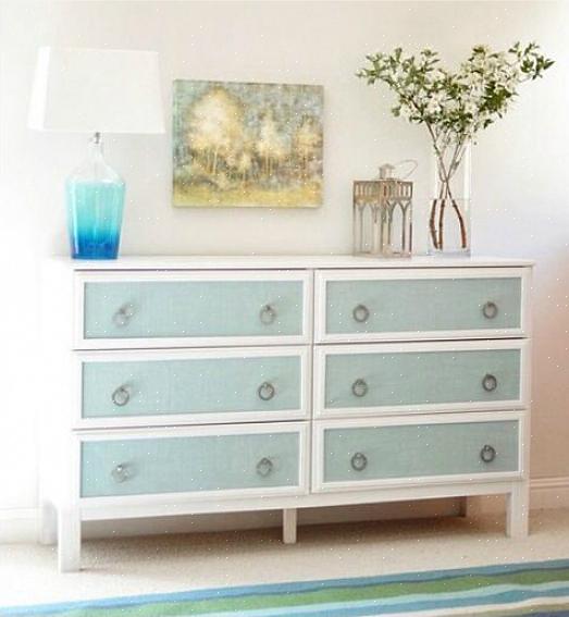 Melkemaling kommer som en tørr pulverbase med separate tørre pigmenter