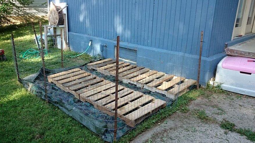 Eventuelle negler som er igjen i pallebrettene kan bankes ut fra baksiden med en vanlig hammer